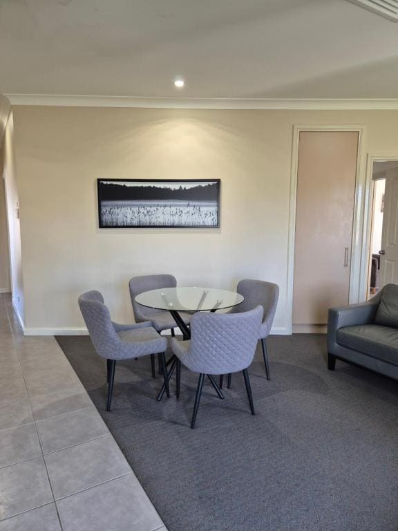 Executive Suite room - Image 1