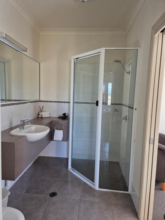 Executive Suite room - Image 3