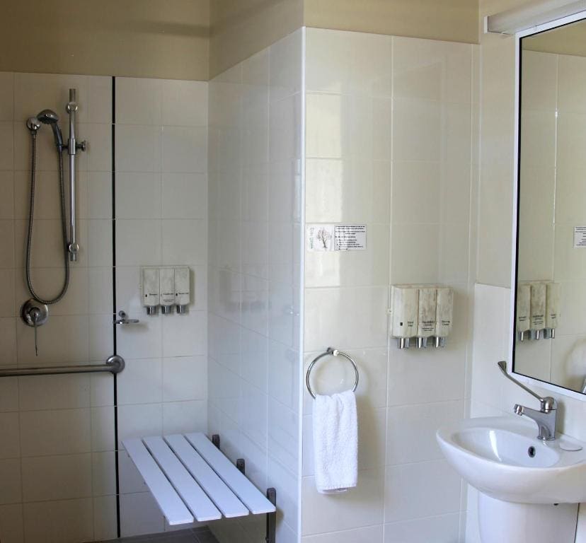 Twin Room - Disability Access room - Image 3