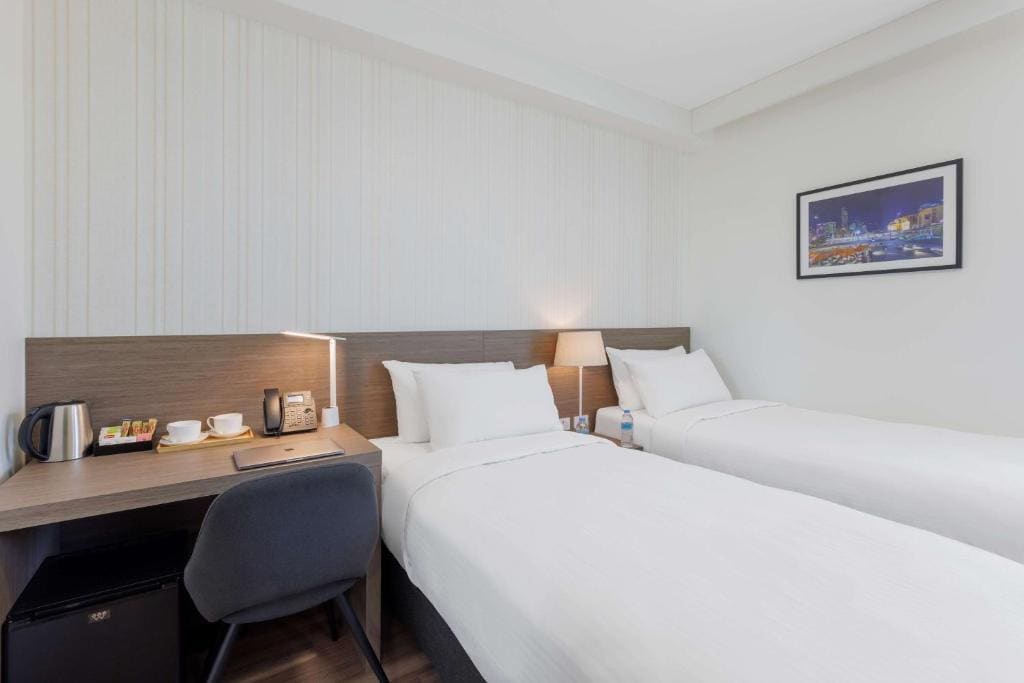 Executive Twin Room room - Image 2