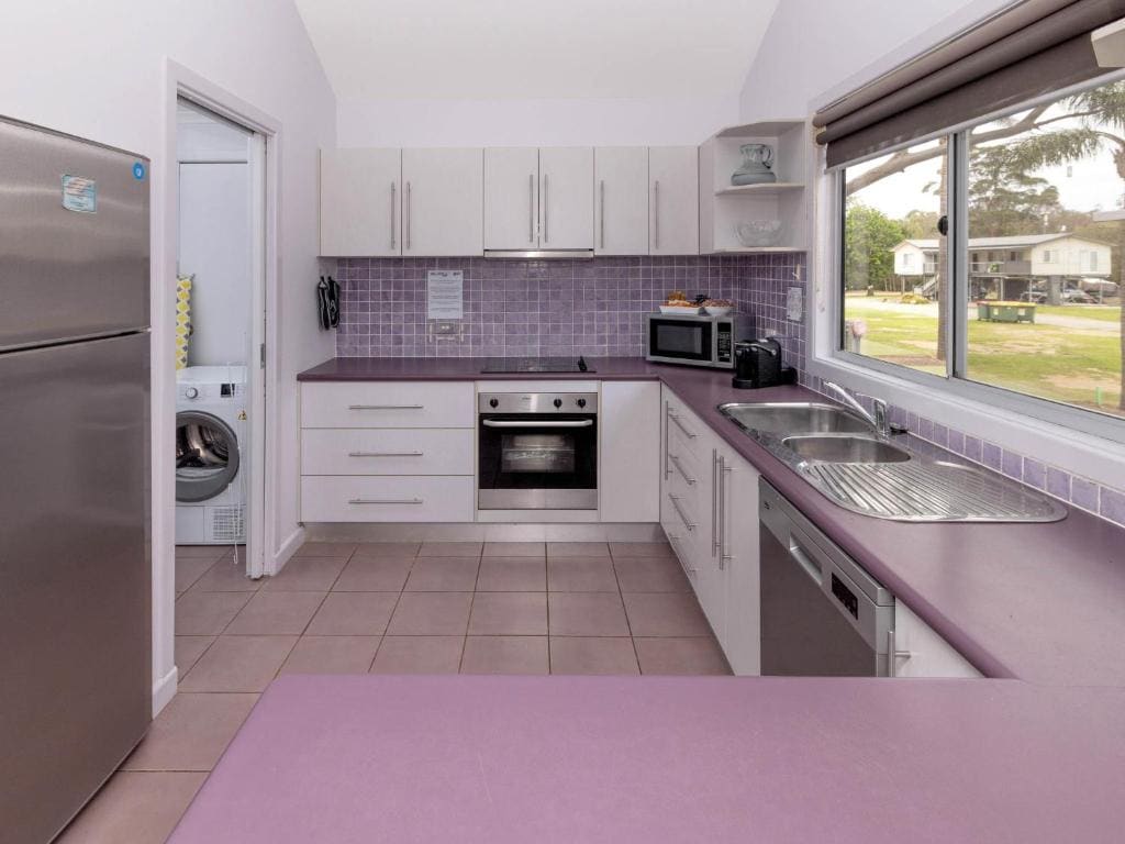 Deluxe Riverfront Three-Bedroom House room - Image 2