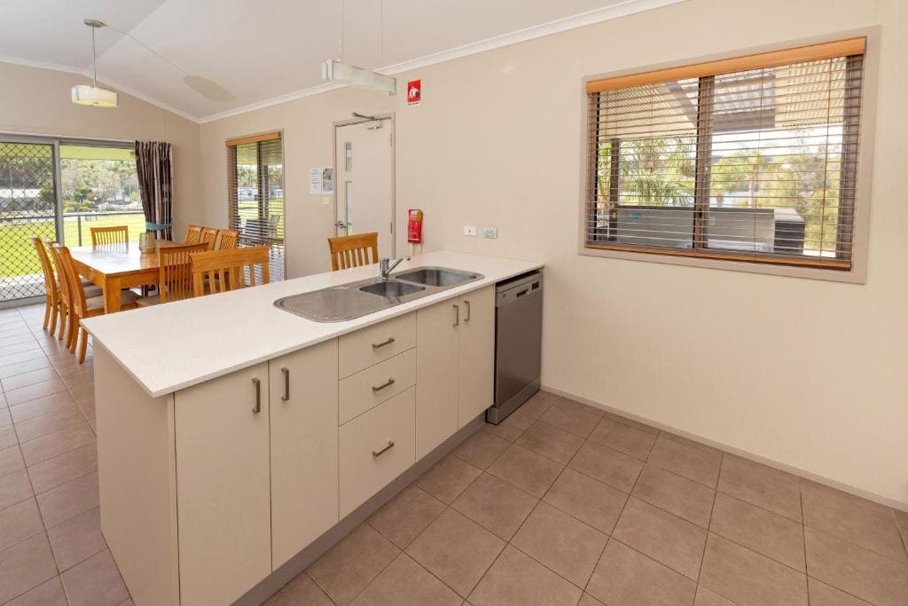 Deluxe Three-Bedroom Villa room - Image 2
