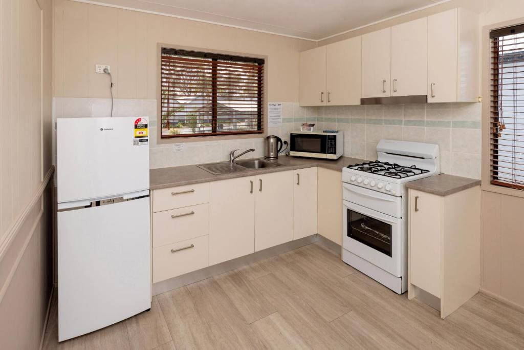 Standard Two-Bedroom Cabin room - Image 2