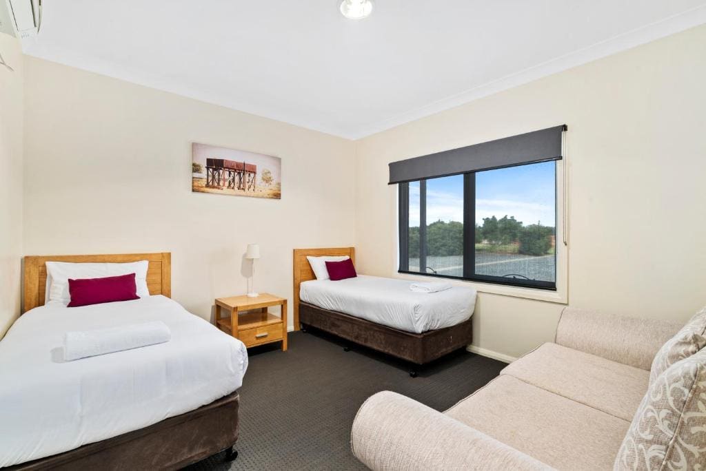 Quadruple Room - Non Smoking/Ground floor room - Image 1