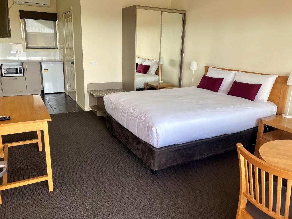 Queen Room - Disability Access/Non Smoking/Ground floor room - Image 2