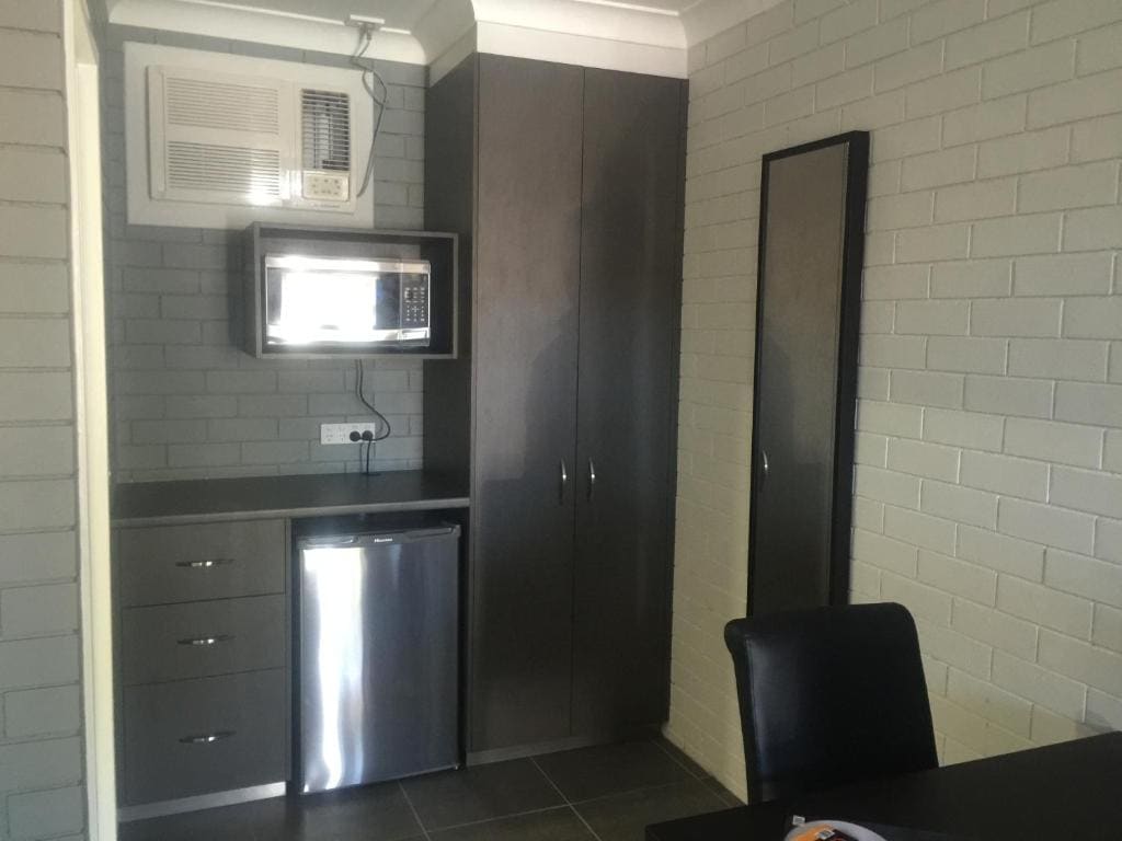 Family Room room - Image 2