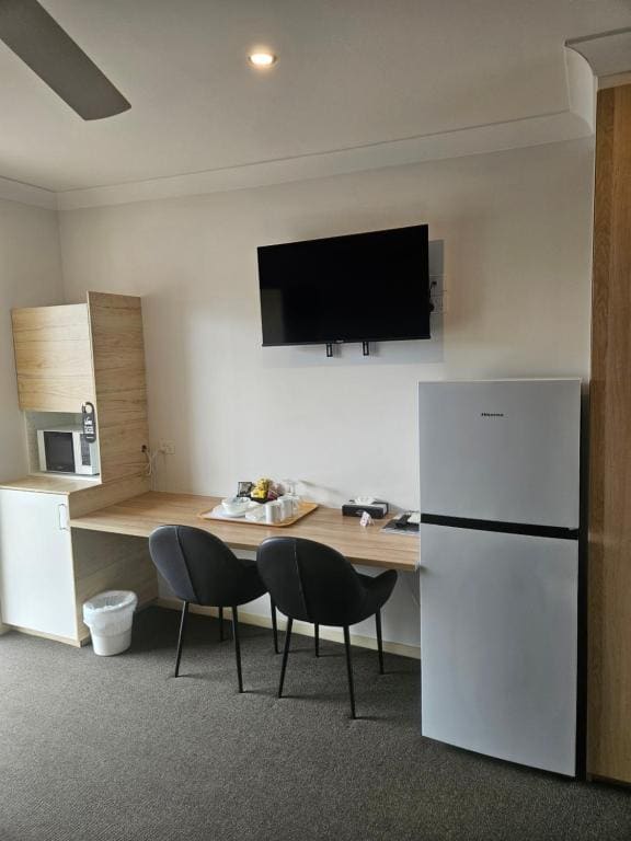 Superior Family Room room - Image 2