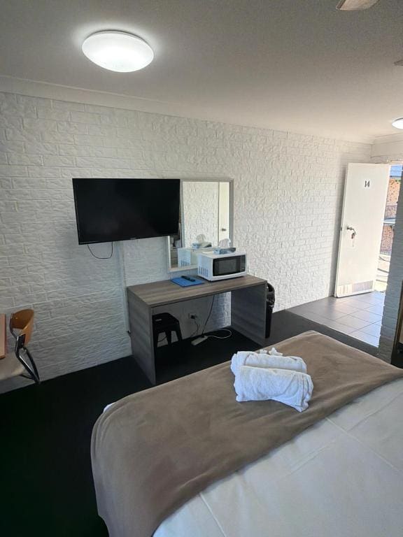 Double Room with Patio room - Image 2
