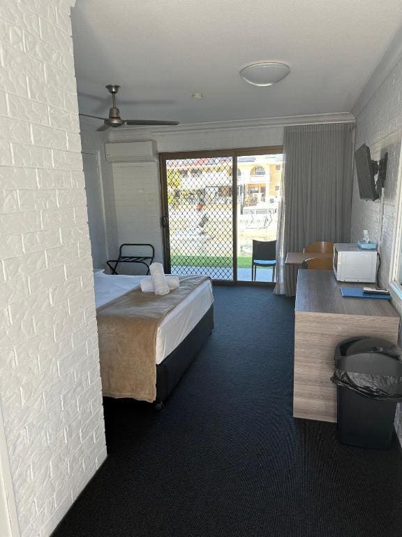 Double Room with Patio room - Image 1