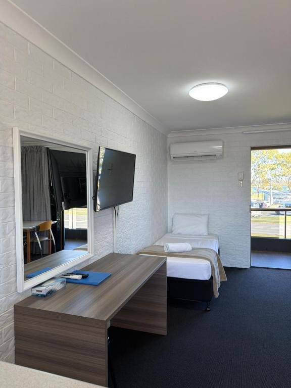 Double Room with Sea View room - Image 1