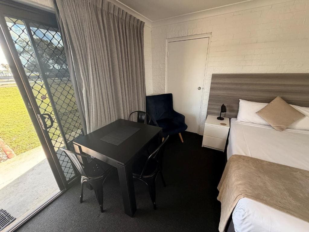 Triple Room with View room - Image 3