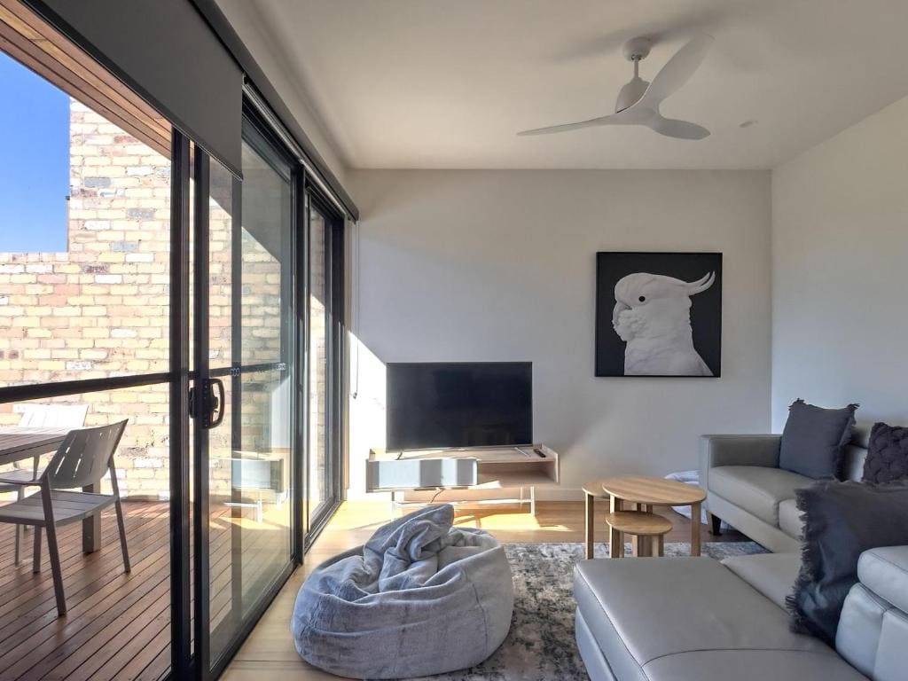 Apartment with Lake View room - Image 3