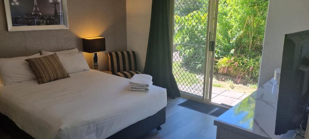 Deluxe Family Suite room - Image 1