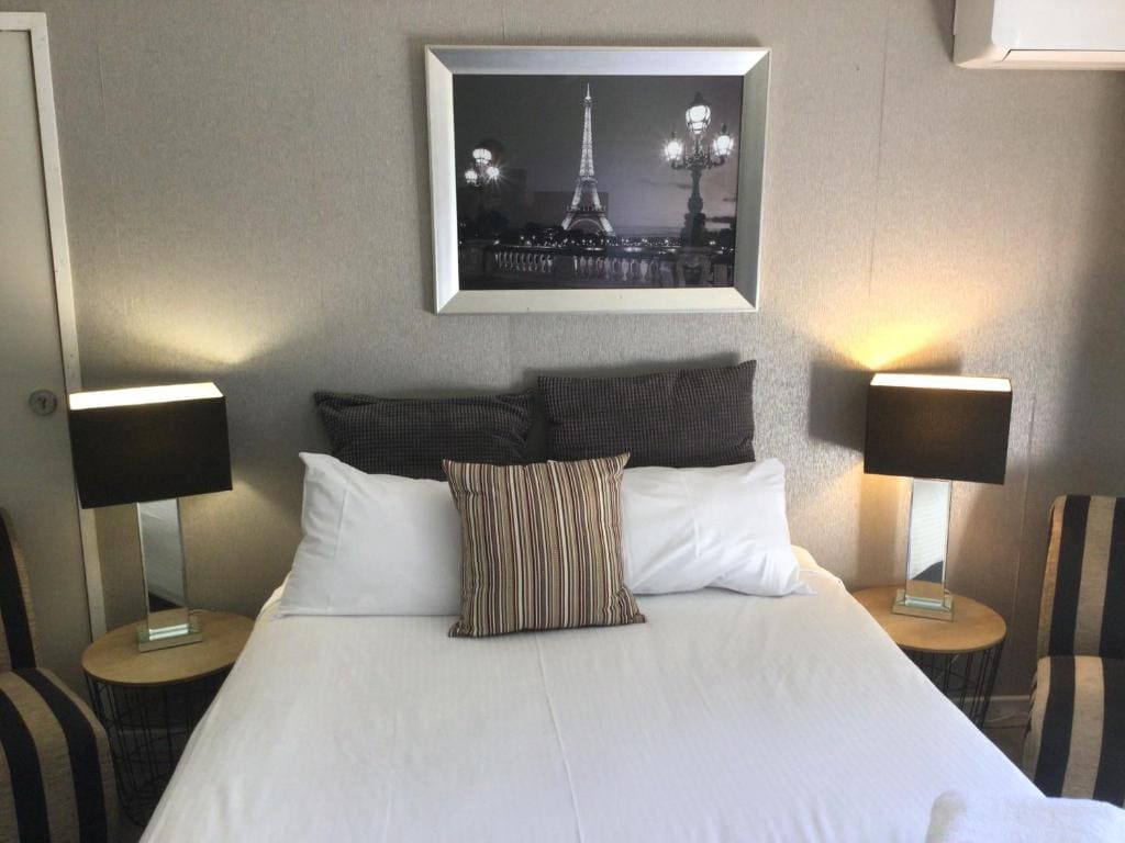 Deluxe Family Suite room - Image 2