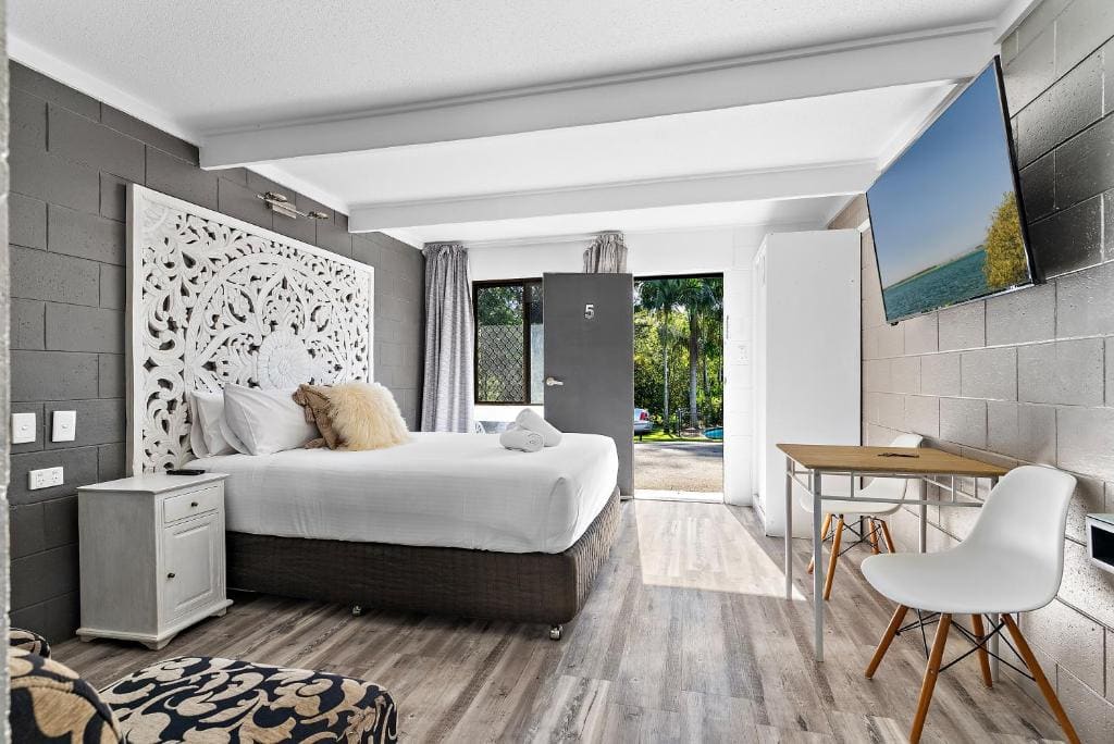 LUXURY BOHO SUITE room - Image 2