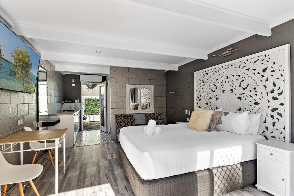 LUXURY BOHO SUITE room - Image 3