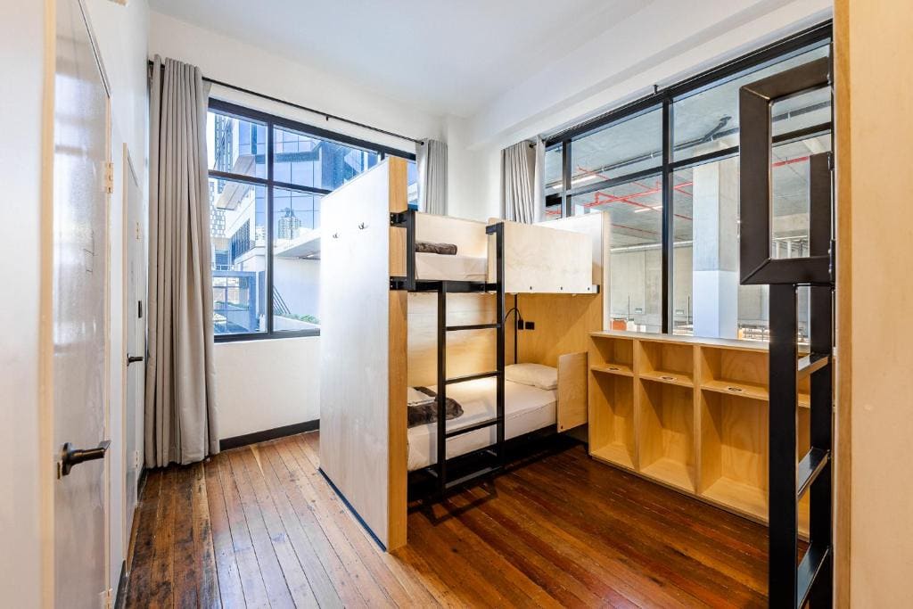 Bed in a 4 Share Ensuite Dorm room - Image 3