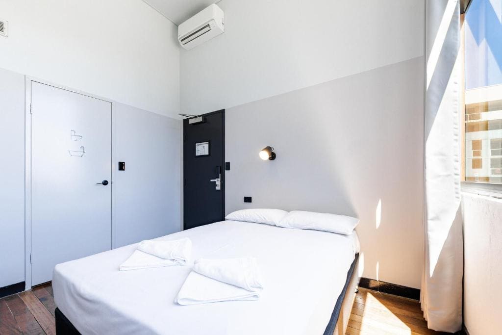 Double Ensuite Room room - Image 2