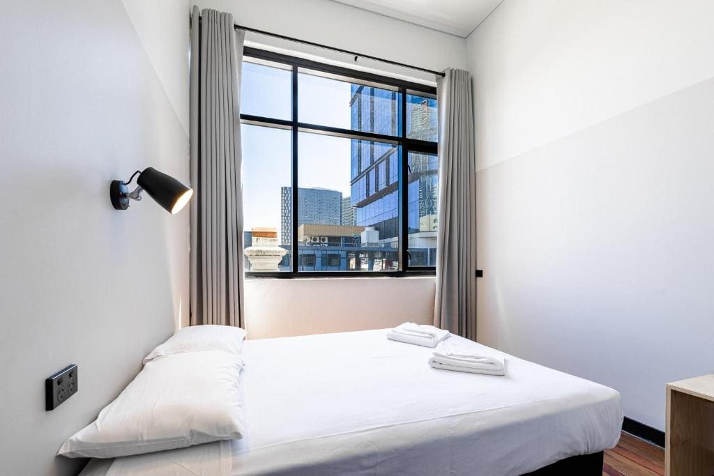 Double Ensuite Room room - Image 3
