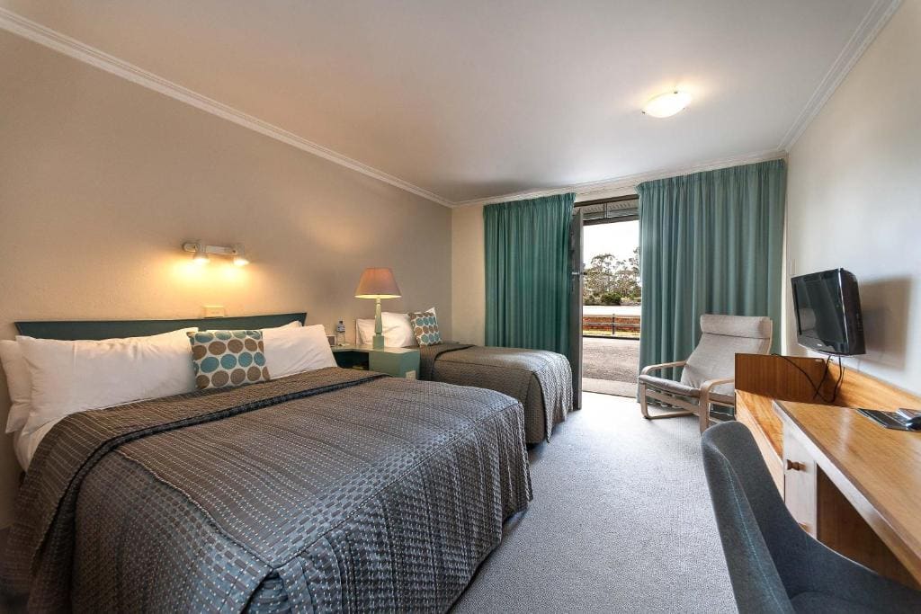 Standard Twin Room room - Image 2