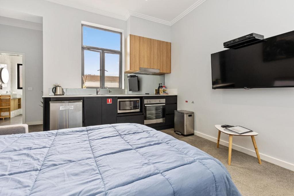 Deluxe King Suite room - Image 1