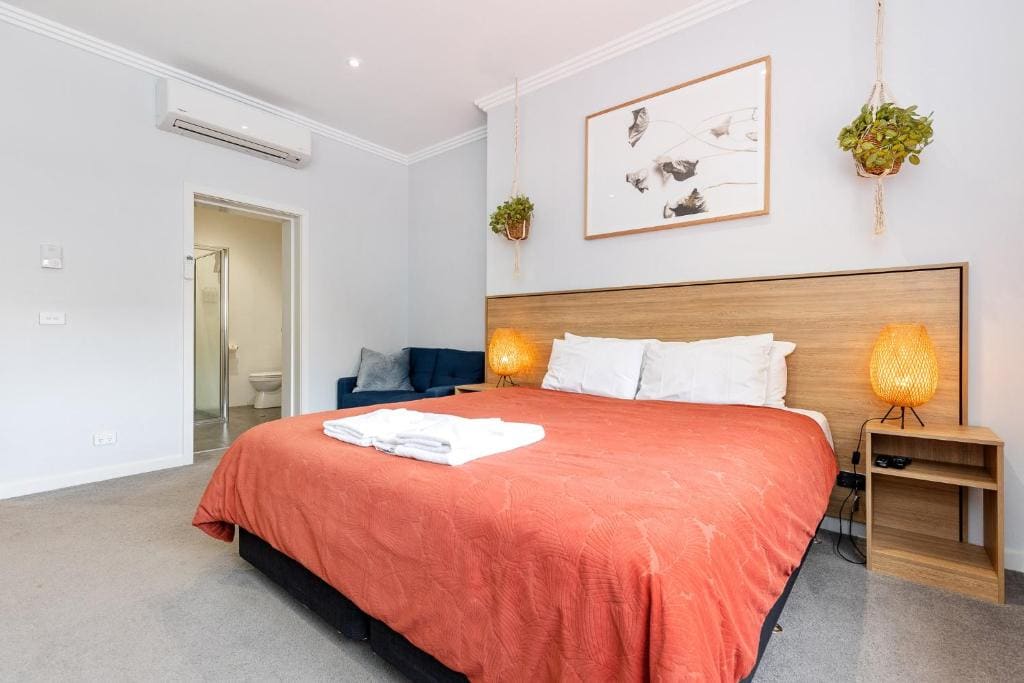 Open Plan Suite room - Image 2