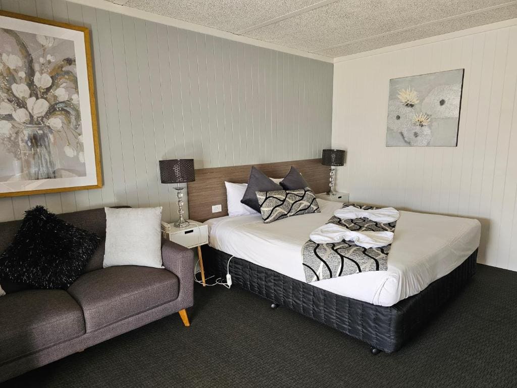 Deluxe Queen Room room - Image 1