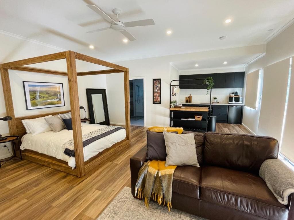 Superior Queen Room room - Image 2