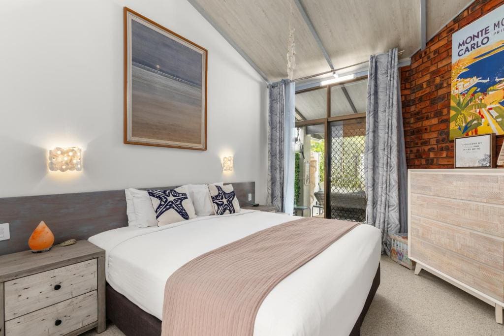 Resort One Bedroom Apartment room - Image 3
