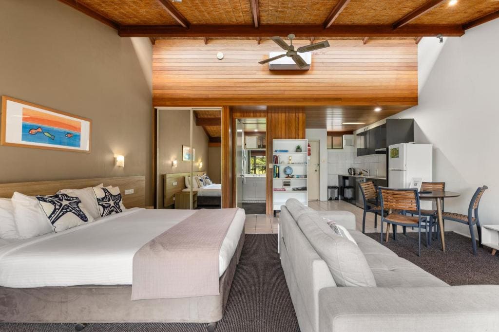Resort Studio Apartment room - Image 2