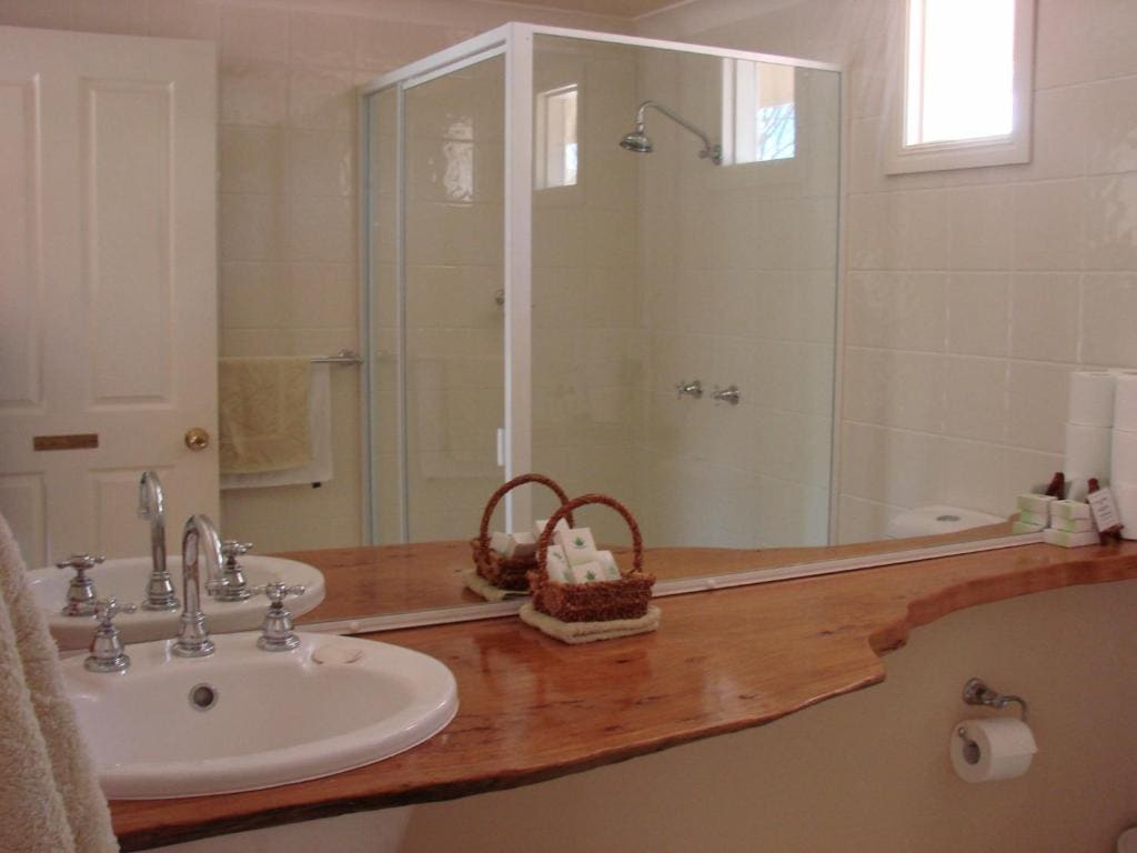 Three-Bedroom Cottage room - Image 2