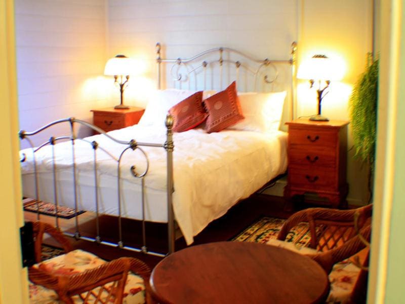 Pearl - Queen Room room - Image 1
