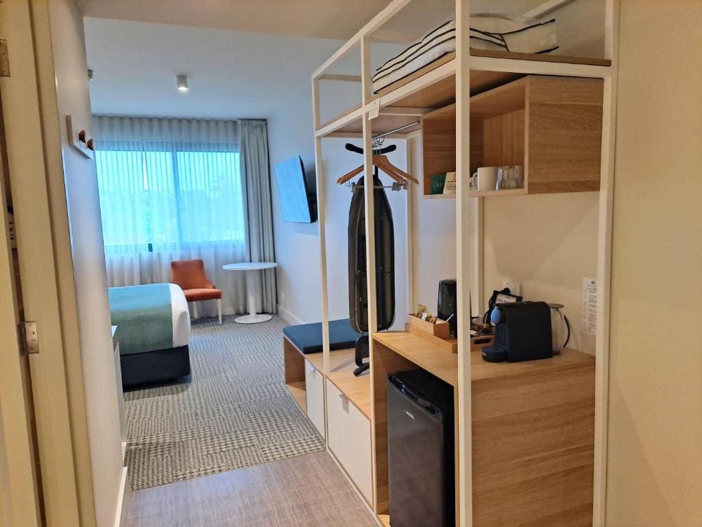 Wheelchair Accessible Suite room - Image 3