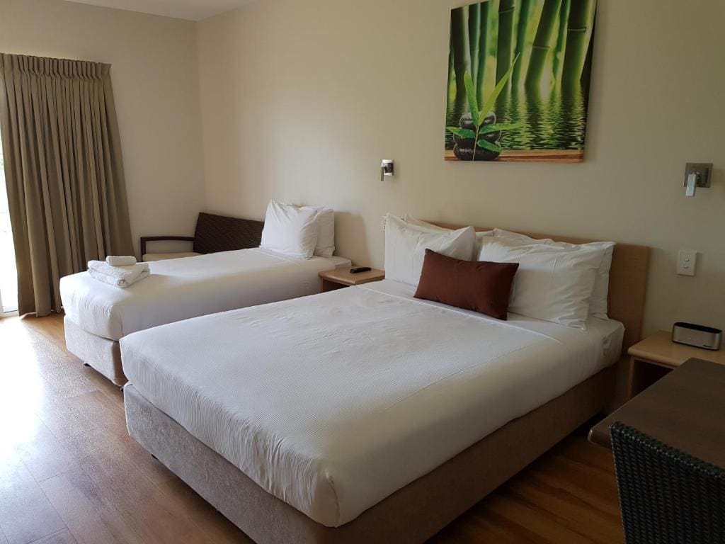 Deluxe Twin Room room - Image 1