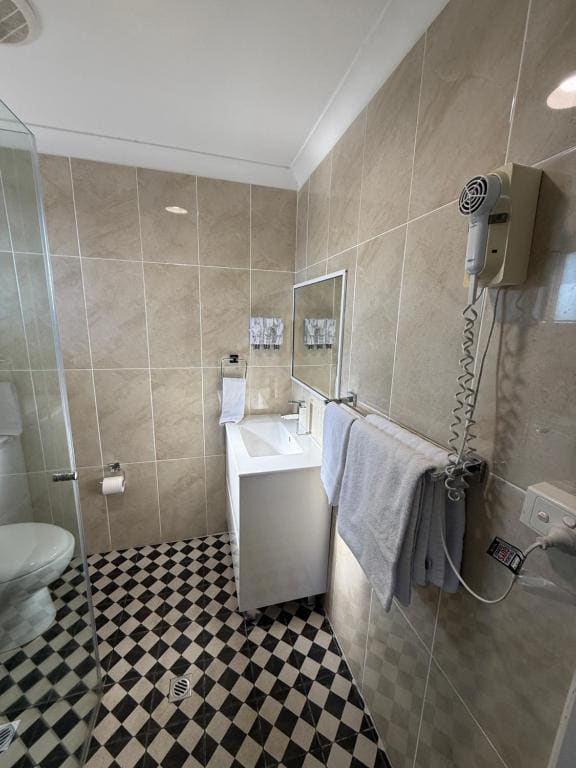 Deluxe Room with Kitchenette room - Image 2