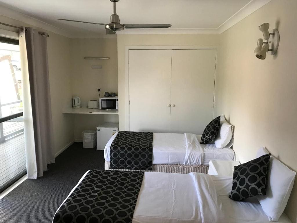 Budget Twin Room room - Image 2