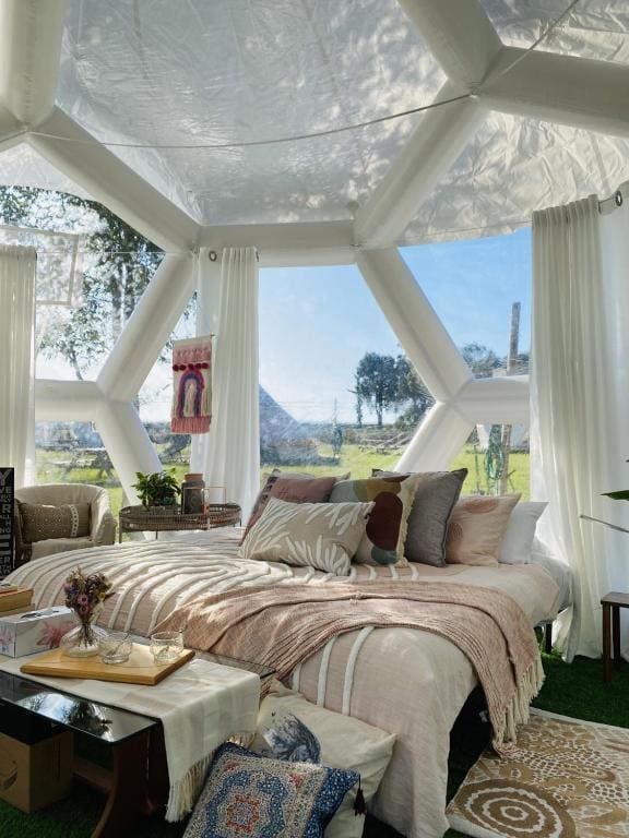 Tent room - Image 1