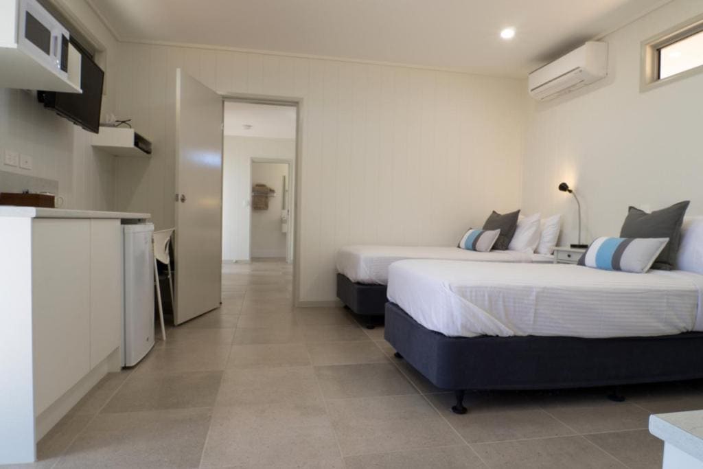Deluxe Family Suite room - Image 1