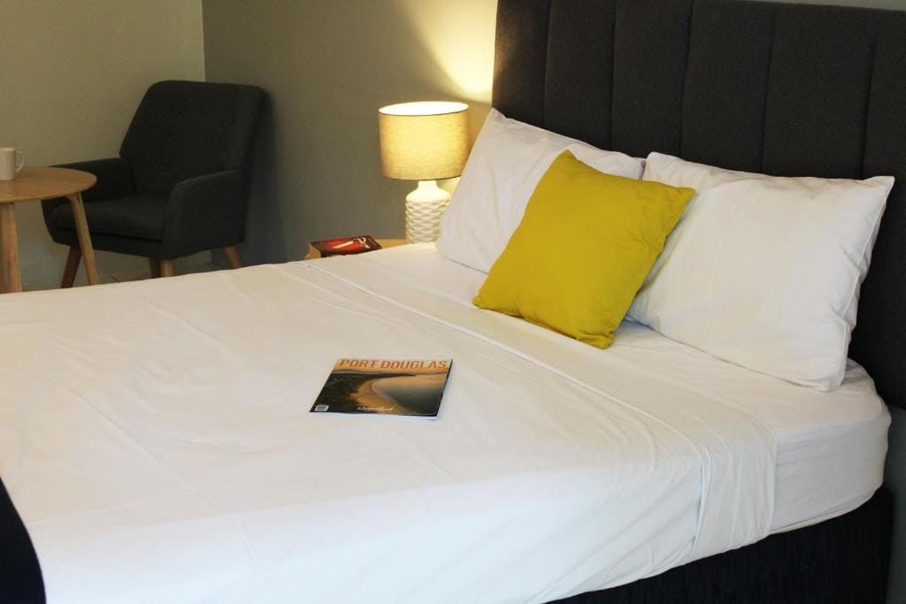Deluxe Twin Room with Private Bathroom room - Image 3