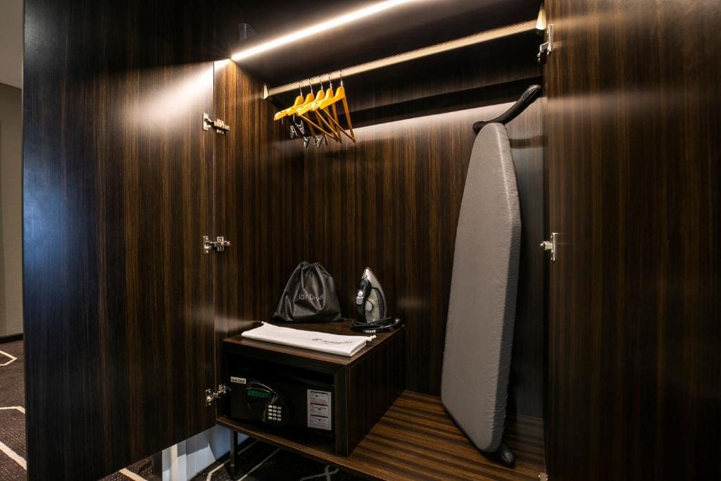 Standard Queen Room - High Floor room - Image 1