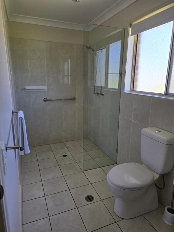 Queen Room - Disability Access room - Image 3