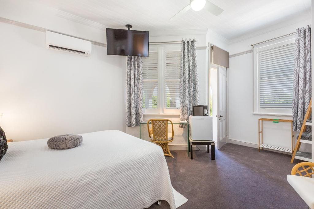 Deluxe Double Room with Balcony room - Image 1