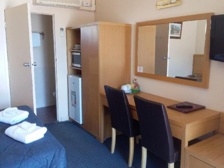 Deluxe Double or Twin Room room - Image 2