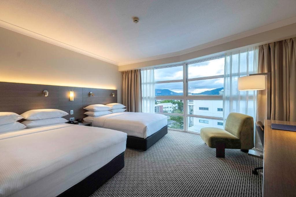 Deluxe Double Double Room with Mountain View room - Image 1