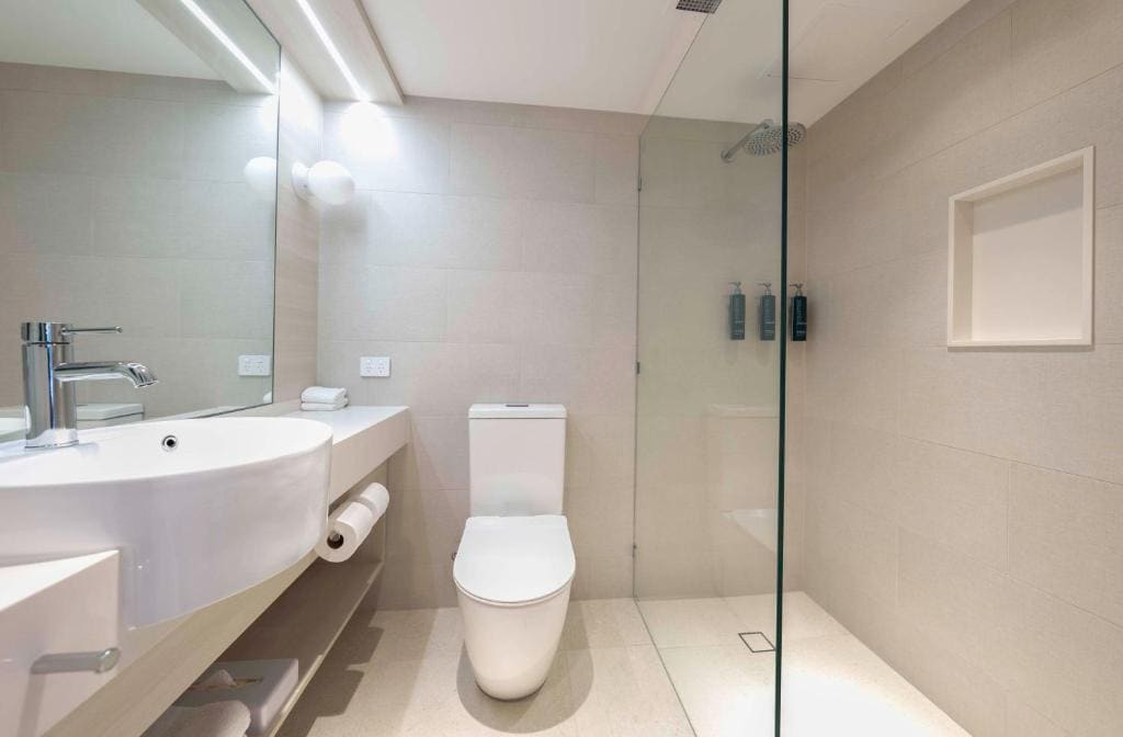 Deluxe Double Double Room with Sea View room - Image 3