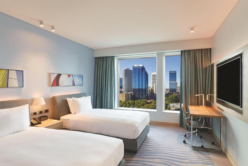 Twin Room with Panoramic City View room - Image 1