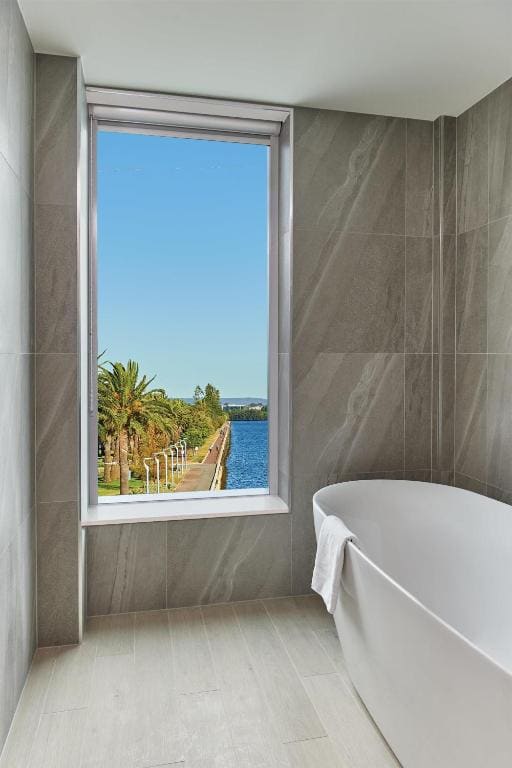 Deluxe King Room with View room - Image 3