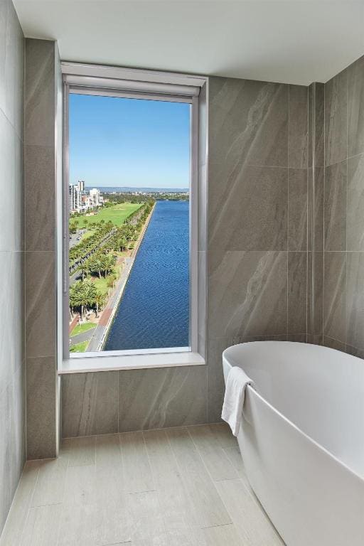 Deluxe King Room with panoramic river view room - Image 1