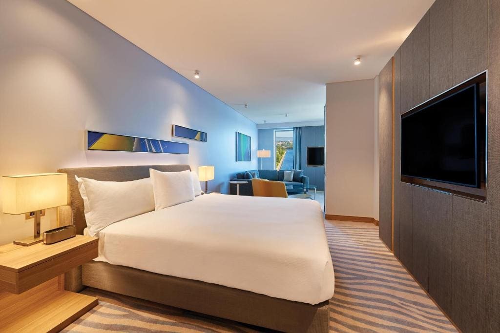 Premier King Room with Panoramic River View room - Image 1