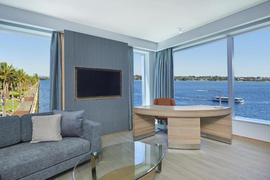 Premier King Room with River View room - Image 1